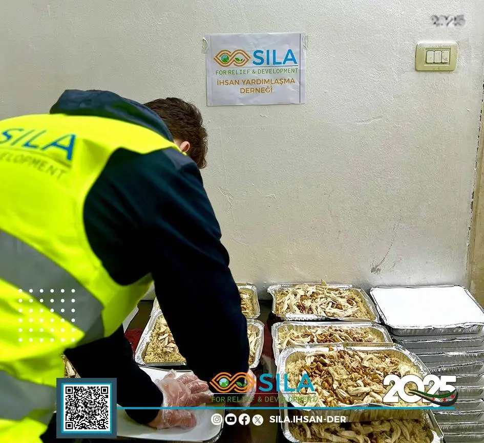 Distribution of Iftar meals in Latakia during the holy month of Ramadan
